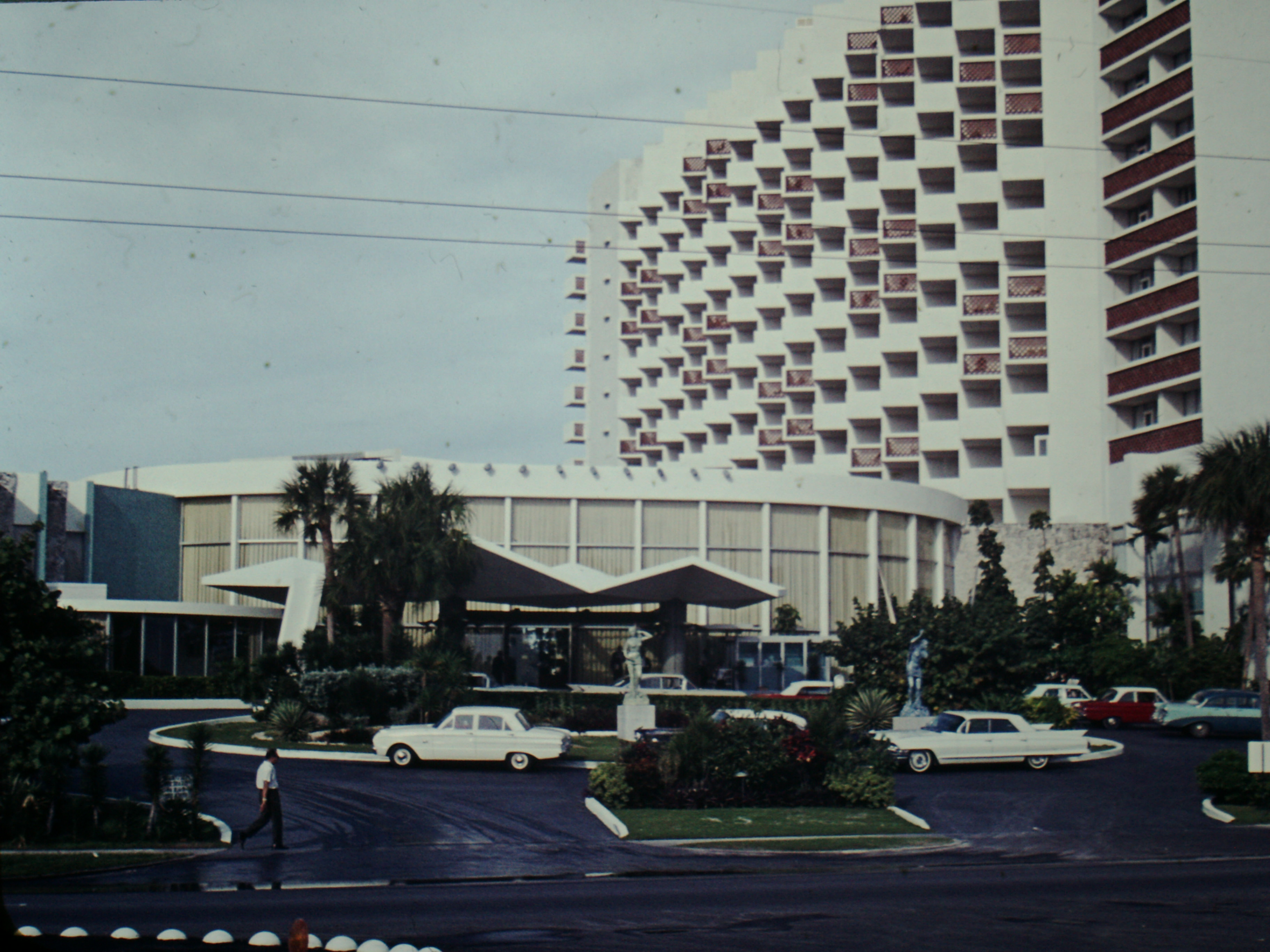 ia-Hotel-in-Miami-Beach-Florida-1960s-1.JPG.JPG