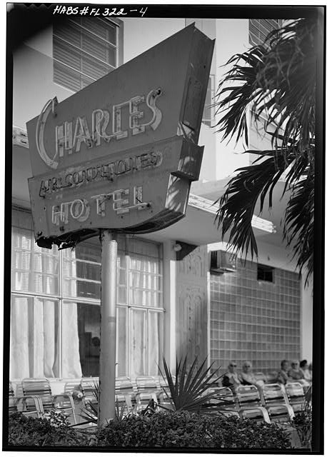 loc-4.-CHARLES-HOTEL-1475-COLLINS-AVENUE-DETAIL-WITH-NEON-SIGN-Miami-Beach-Art-D.jpg