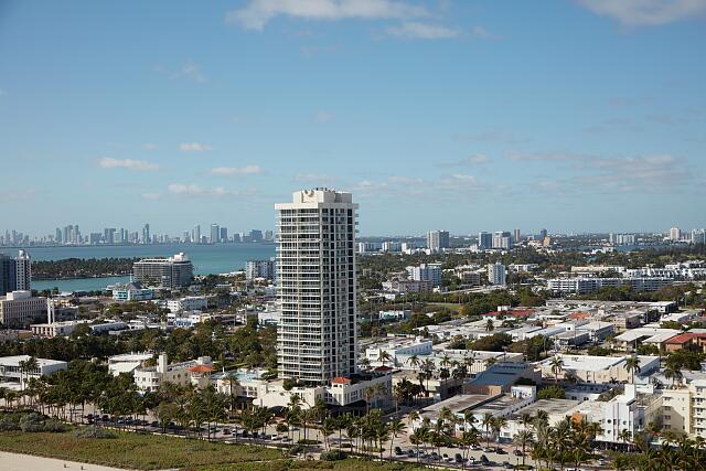 loc-Aerial-view-of-a-lone-apartment-building-or-condominum-in-Miami-Beach-a-bony.jpg