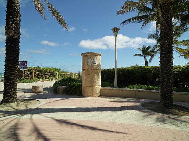 loc-Entrance-to-the-15th-Street-Beach-Walk-in-the-trendy-South-Beach-section-of-.jpg