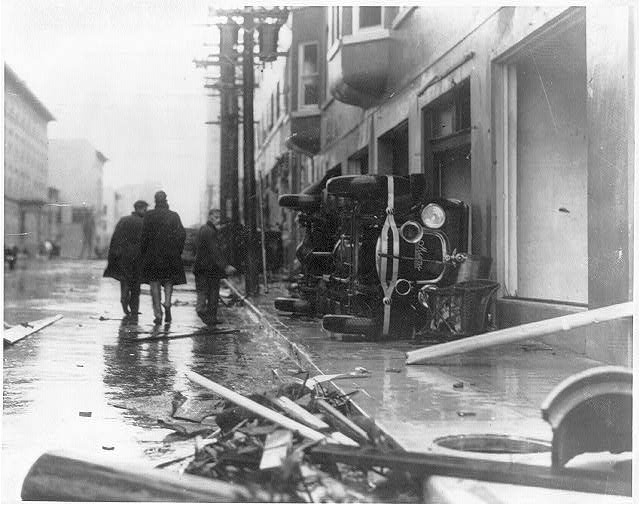 loc-Fla.-Miami-Beach-looking-down-south-end-street-full-of-wreckage-after-storm-.jpg