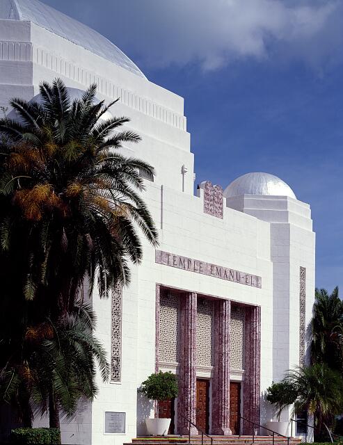 loc-Temple-Emanu-El-in-Miami-Beach-one-of-the-nation-s-few-beaches-open-to-Jews-.jpg