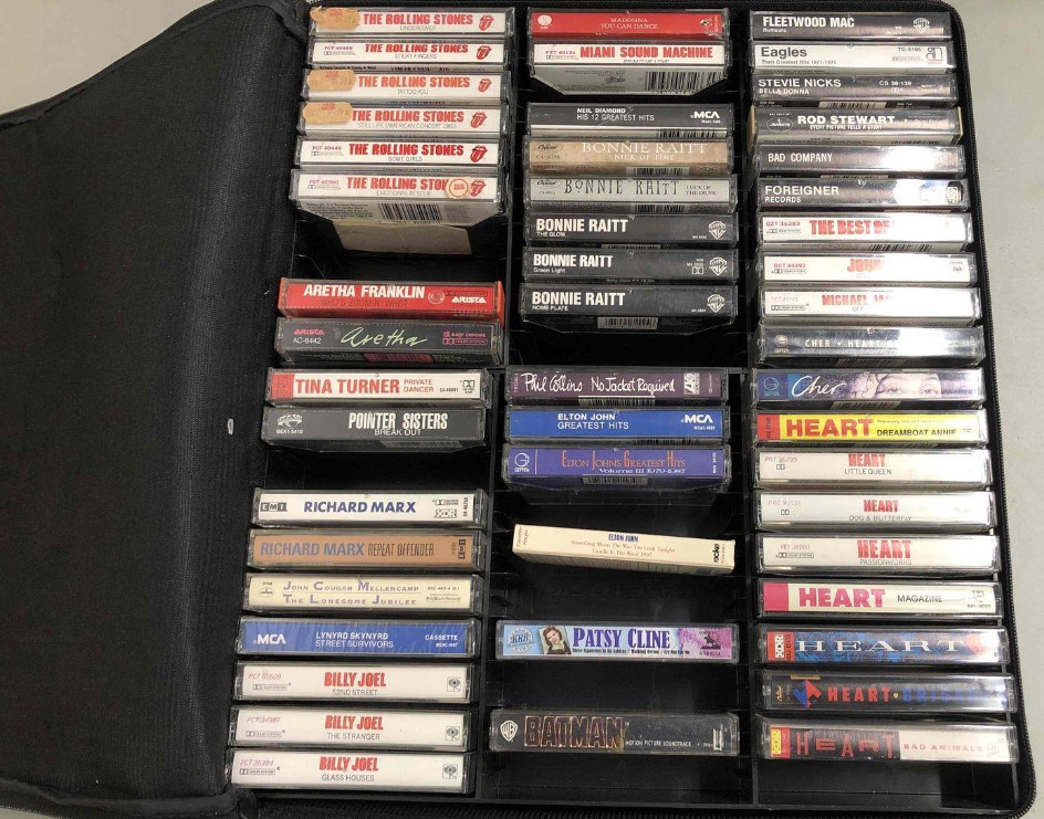 ia-Cassette-Tapes-in-Case-Logic-Case-Billy-Joel-Fleetwood-Mac-More-bandicam-2022.jpg