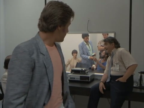 ia-MIAMI-VICE-1984-1990-0-miami-vice-1.thumbs-Miami-Vice-S01E04-Cool-Runnin-_002.jpg