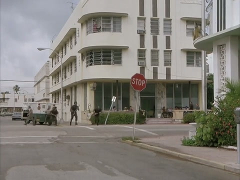 ia-MIAMI-VICE-1984-1990-0-miami-vice-1.thumbs-Miami-Vice-S01E13-Milk-Run_001952..jpg