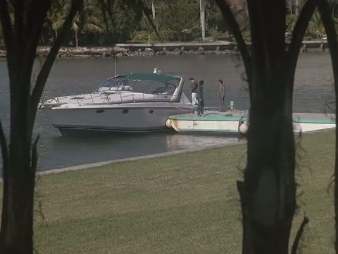 ia-MIAMI-VICE-1984-1990-0-miami-vice-1.thumbs-Miami-Vice-S03E19-Red-Tape_001445..jpg