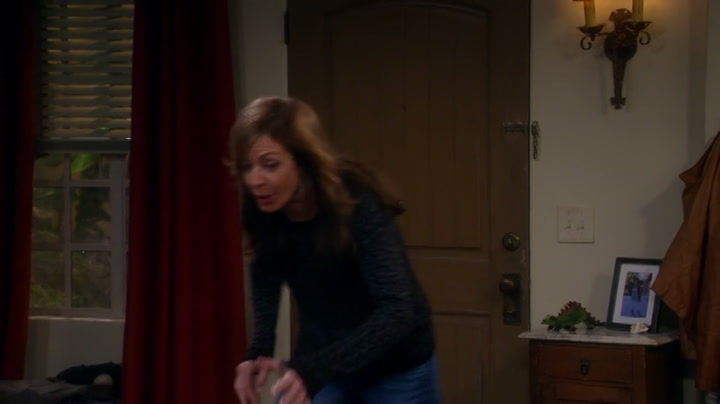 ia-MOM-2013-2021-0-mom.thumbs-Mom-2013-S02E12-Kitty-Litter-and-a-Class-A-Felon_0.jpg
