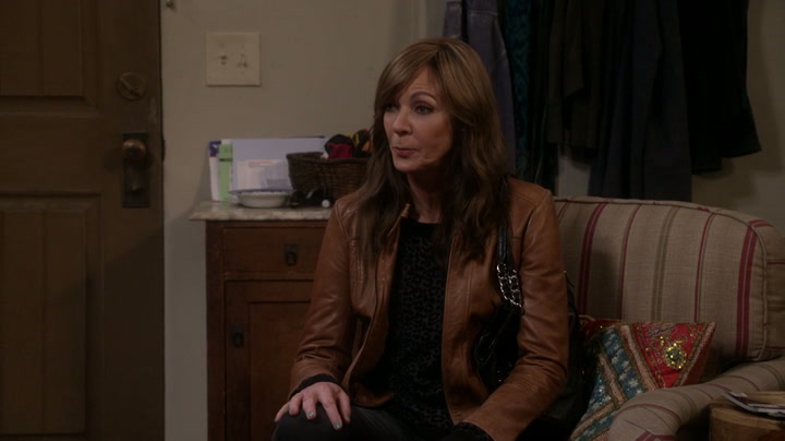ia-MOM-2013-2021-0-mom.thumbs-Mom-2013-S04E20-A-Cricket-and-a-Hedge-Made-of-Gold.jpg