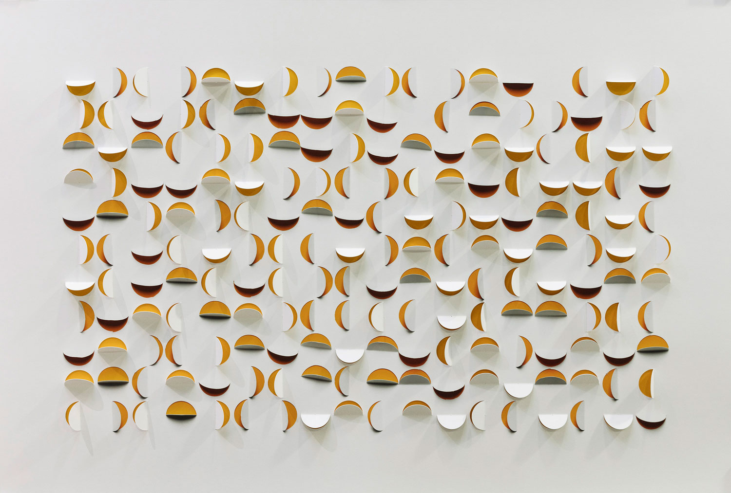 ia-Vik-Muniz-1961-muniz-2016-semicircles-gold-yellow.jpg.jpg
