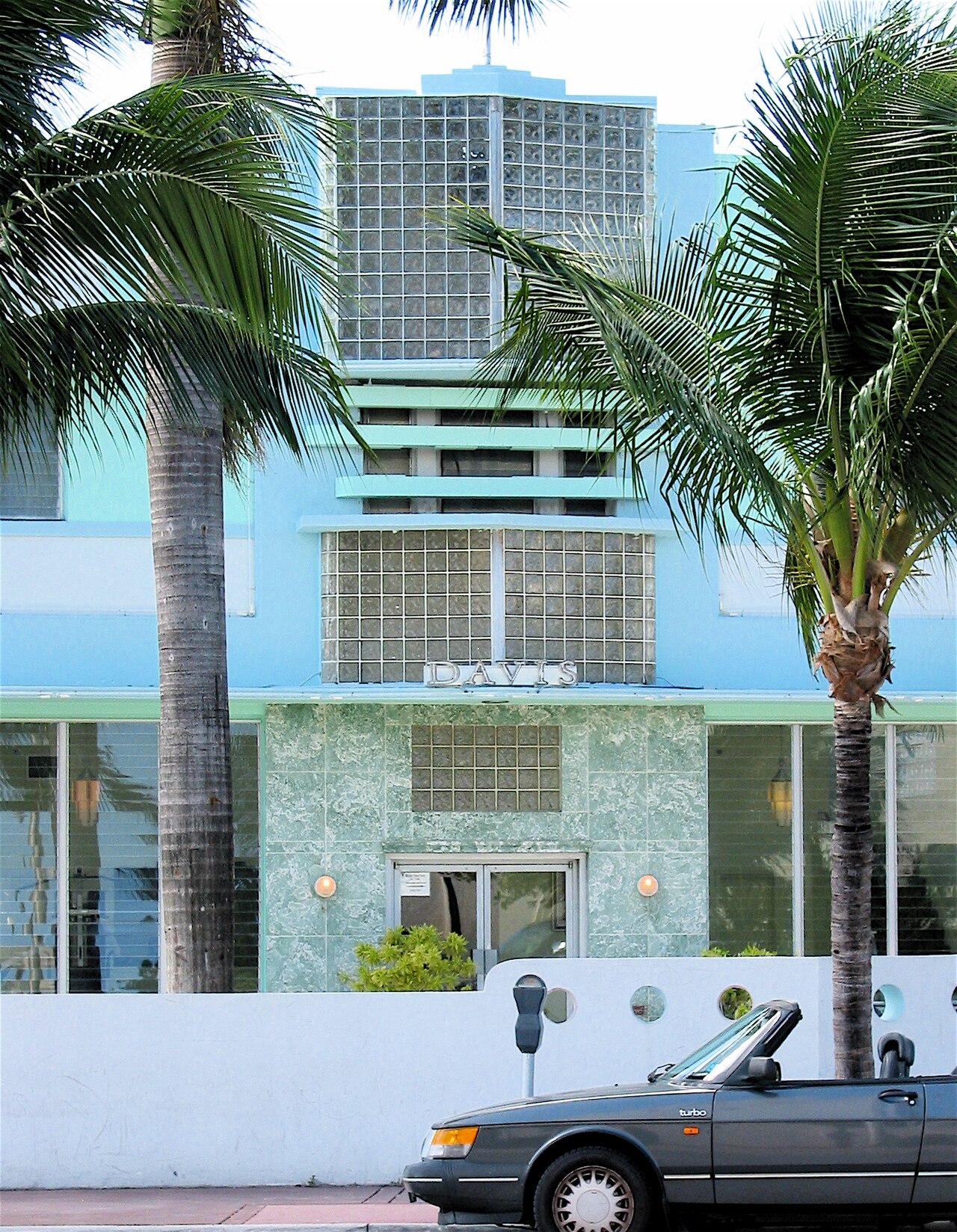 Miami_Art_Deco__292382896_.jpg