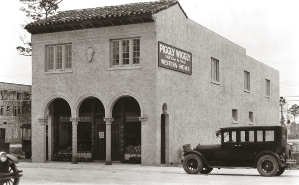 Piggly_Wiggly_grocery_store-_Coral_Gables__Florida__9363037147_.jpg