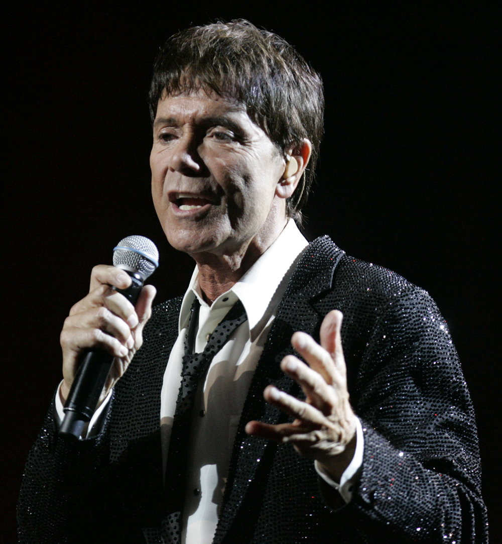 Cliff_Richard_performs_at_State_Theatre__Sydney__Australia__1_.jpg