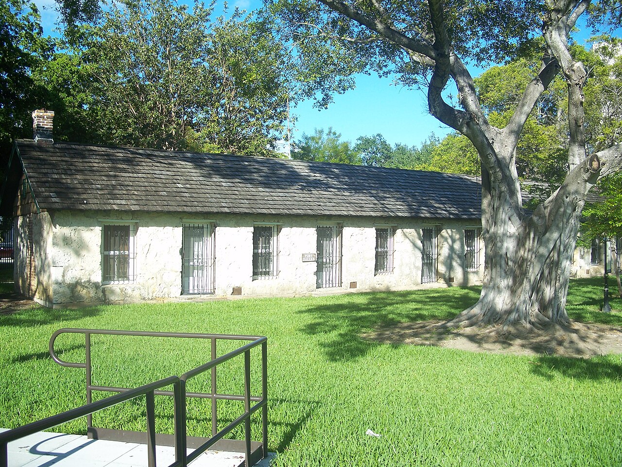 Miami_FL_Lummus_Park_HD_plantation_slave_qtrs01.jpg