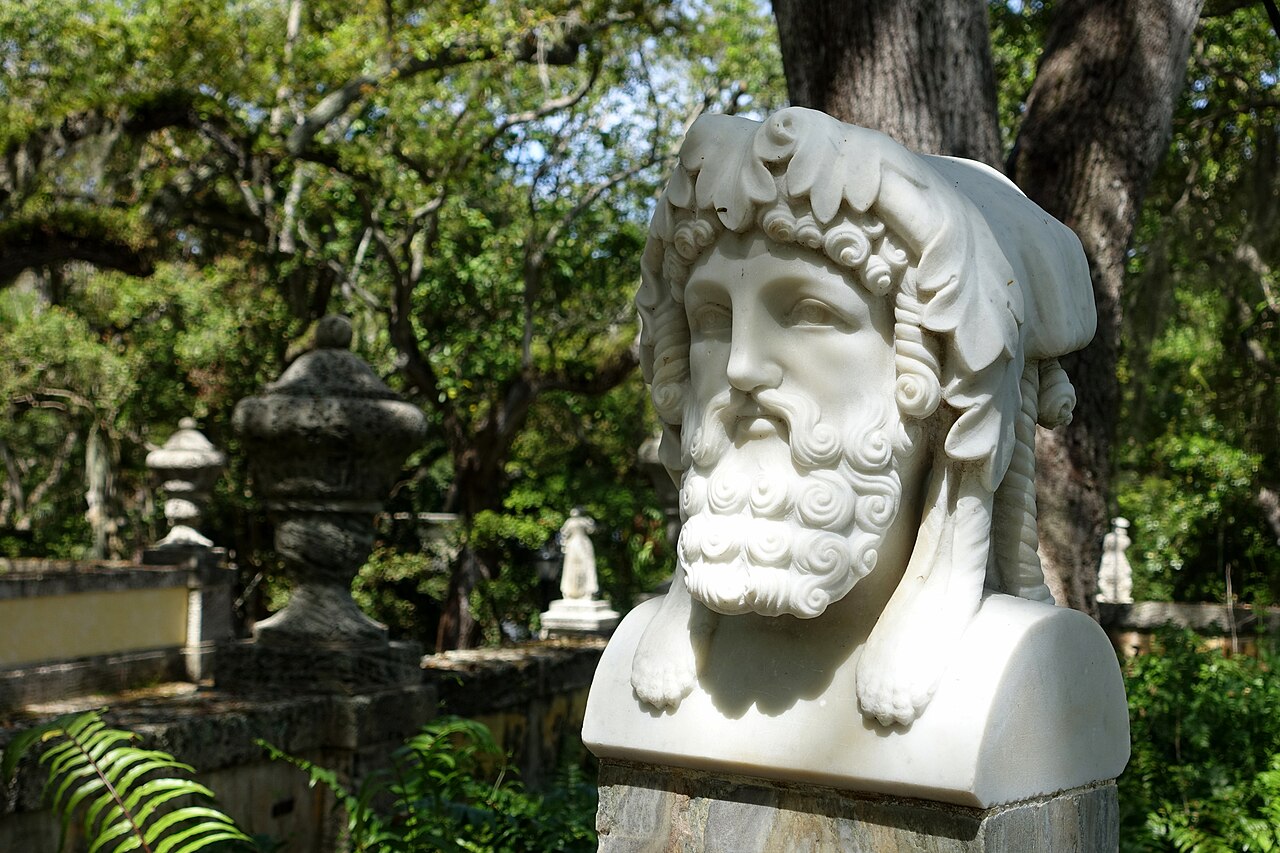 Bust_-_Vizcaya_Museum_and_Gardens_-_Miami__Florida_-_DSC08668.jpg