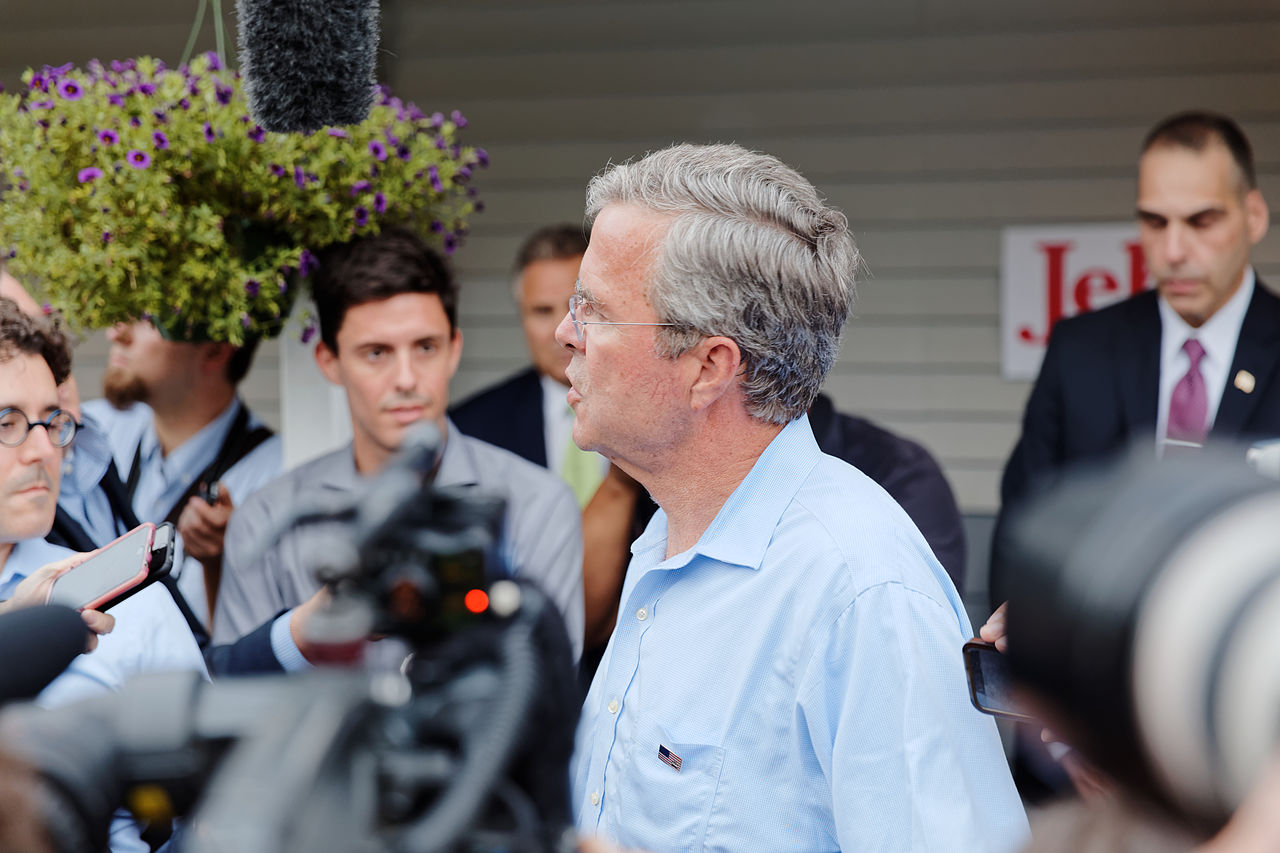 Governor_of_Florida_Jeb_Bush_at_VFW_in_Hudson__New_Hampshire__July_8th__2015_by_Michael_Vadon_09.jpg
