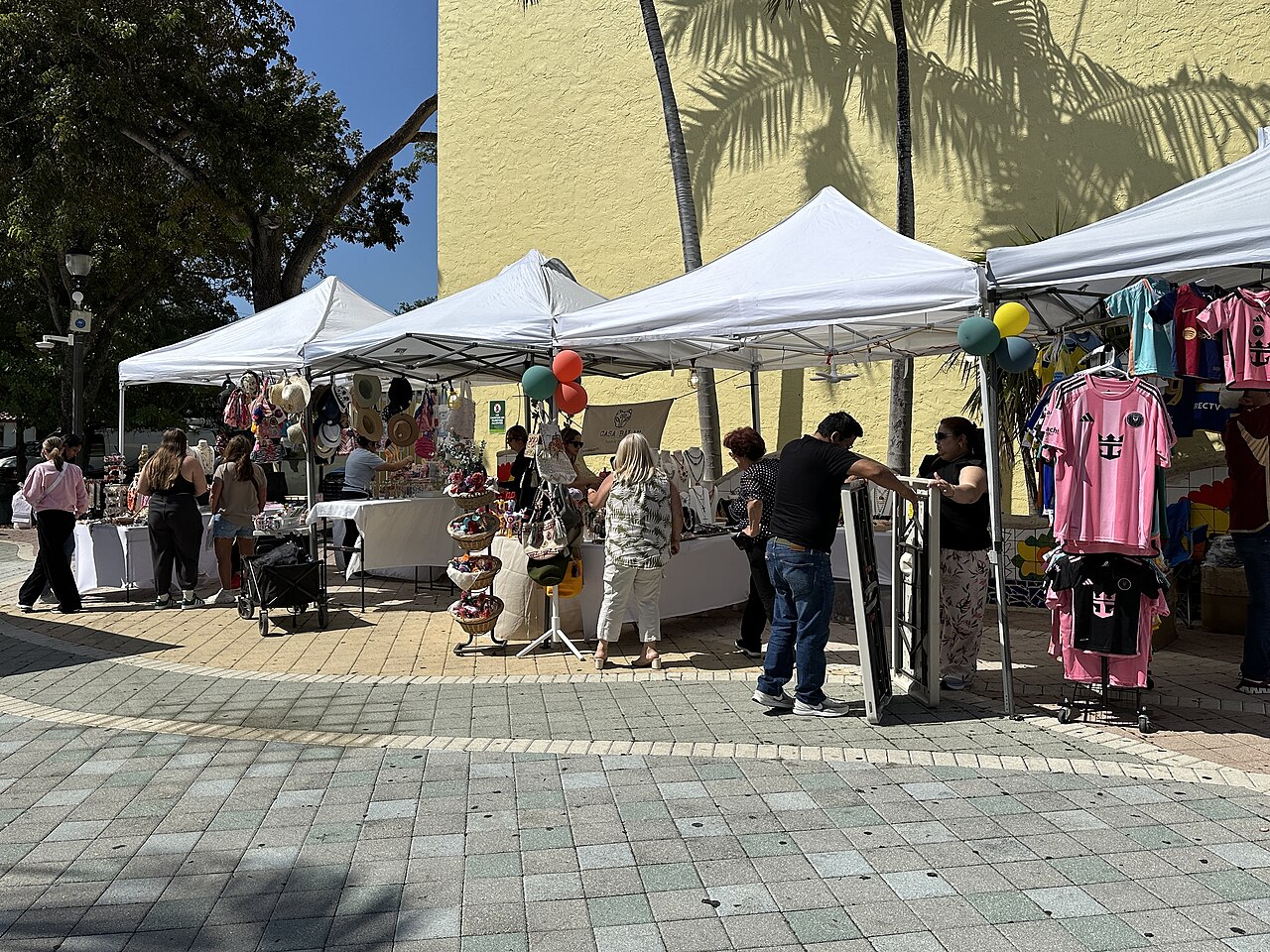 Little_Havana_Friday_Street_Market__Miami_FL_14_March_2025_-_2.jpg