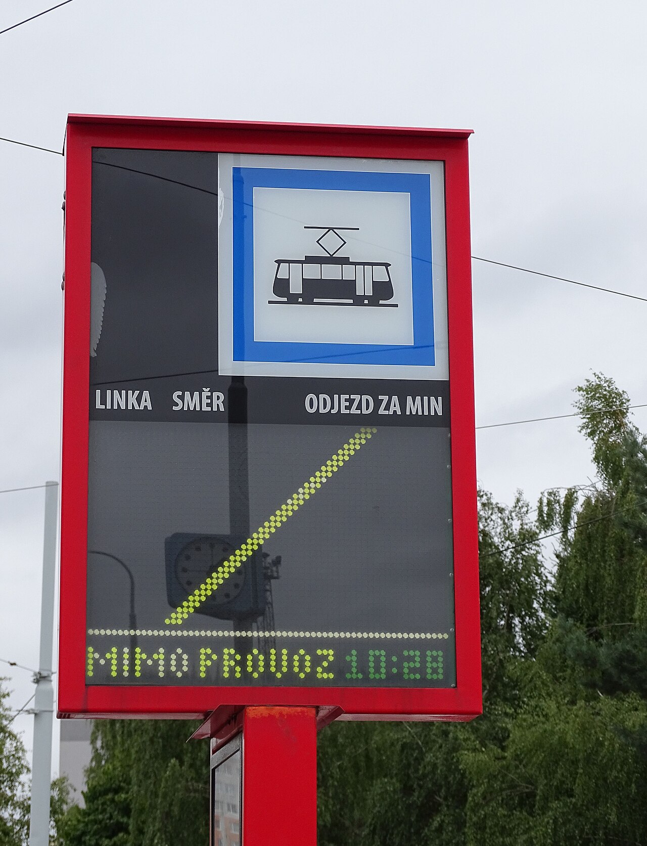 S_dli_t___epy__vn_j___n_stupn__zast_vka_mimo_provoz.jpg
