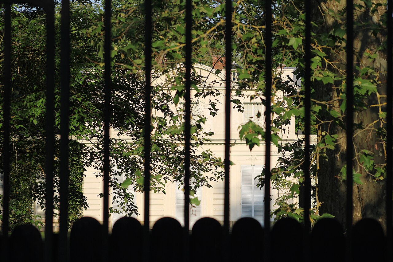 2021-06-07_19-34-23_-_Fontainebleau_-_H_tel_de_Pompadour.jpg