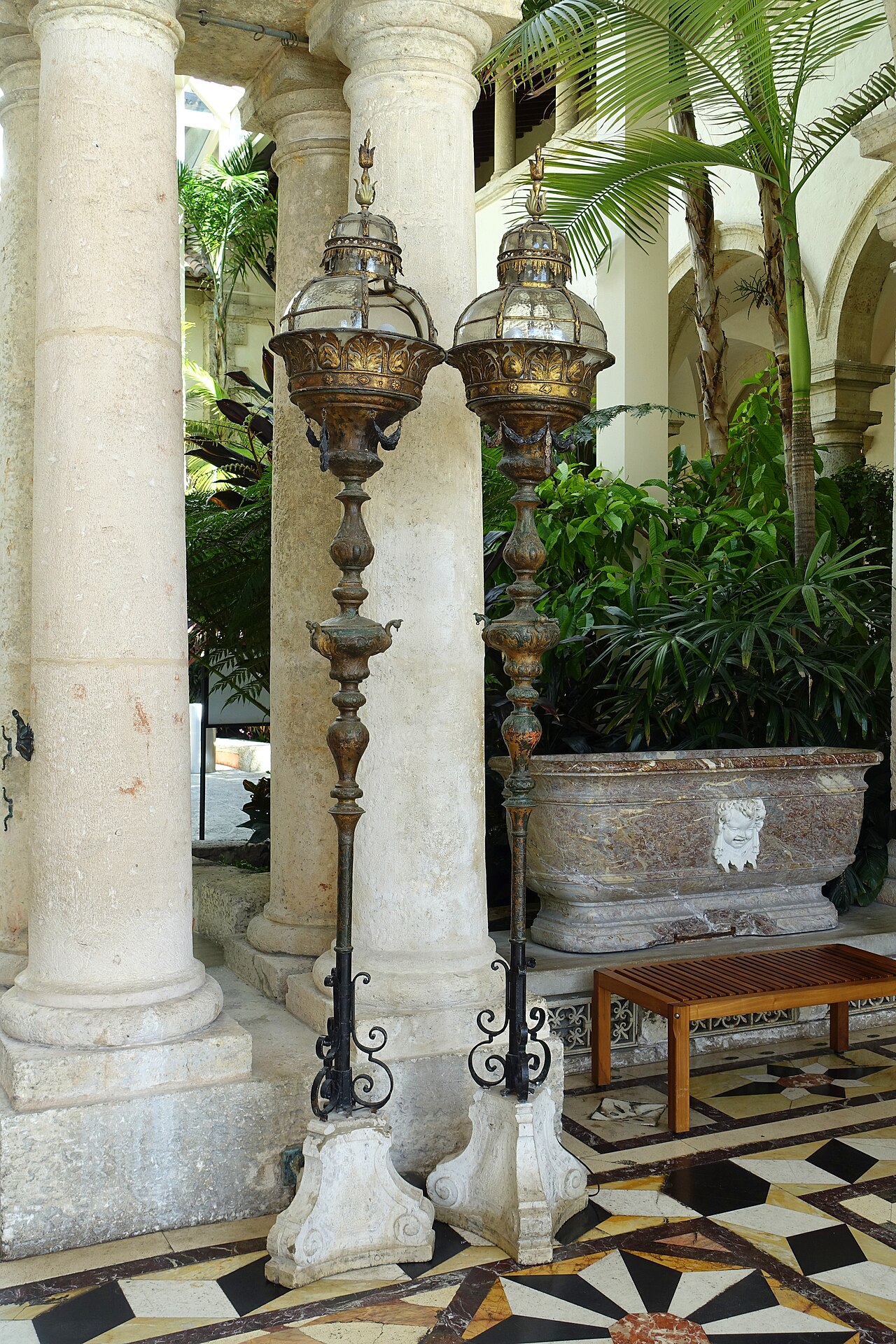 Lamps__East_Loggia_-_Vizcaya_Museum_and_Gardens_-_Miami__Florida_-_DSC08375.jpg