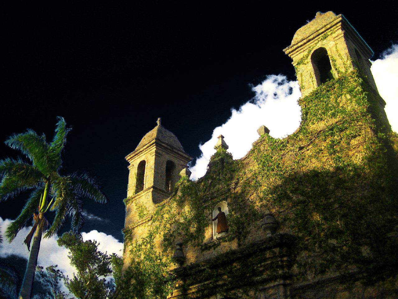 Plymouth_Congregational_Church.jpg