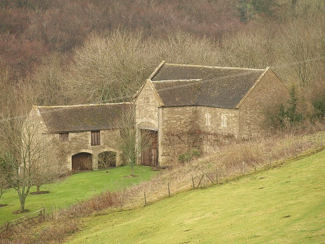 Barn_and_cattle_shed__Overtown_-_geograph.org.uk_-_2219521.jpg