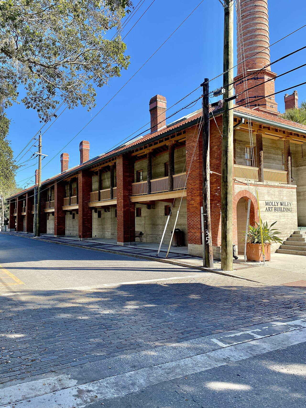 Artist_Studios_Building__Ponce_de_Leon_Hotel__Flagler_College__King_Street__St._Augustine__FL_-_50785071242.jpg