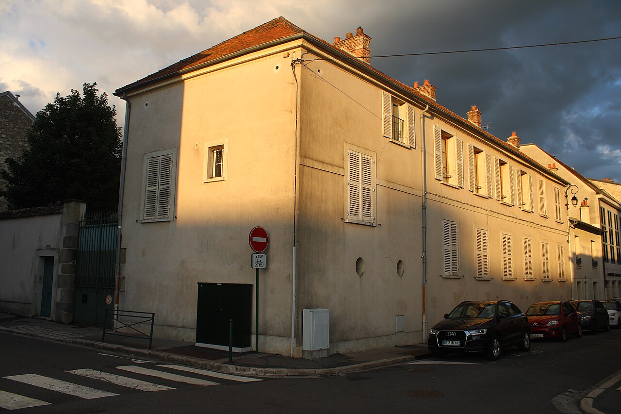 2021-07-28_20-49-03_-_Fontainebleau_-_H_tel_de_Roquelaure.jpg