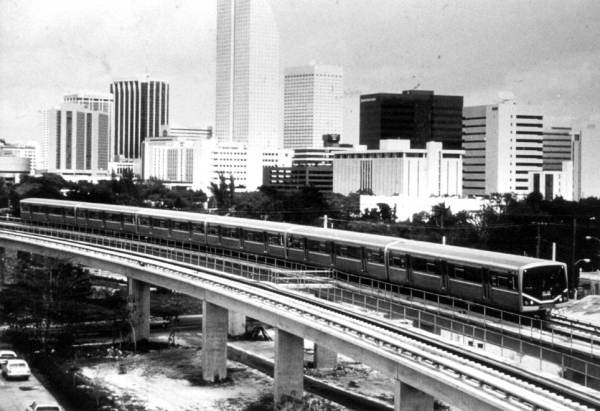 Metrorail_historic_photo.jpg