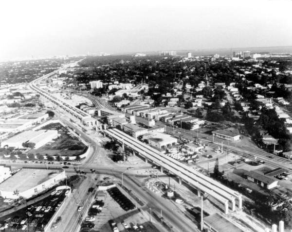 Guideway_construction.jpg