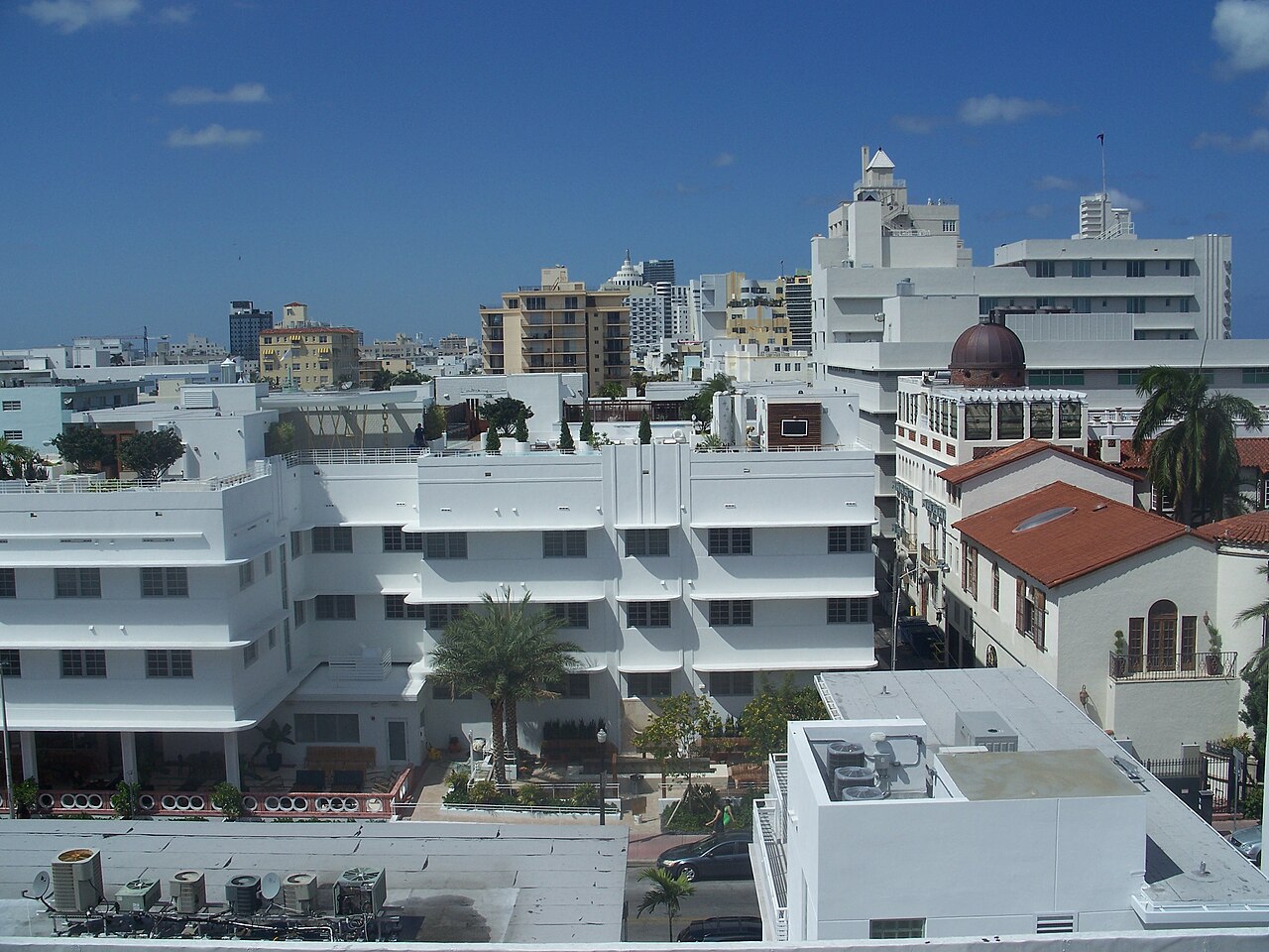 Miami_Beach_FL_Arch_Dist_Collins_Ocean_down_north01.jpg