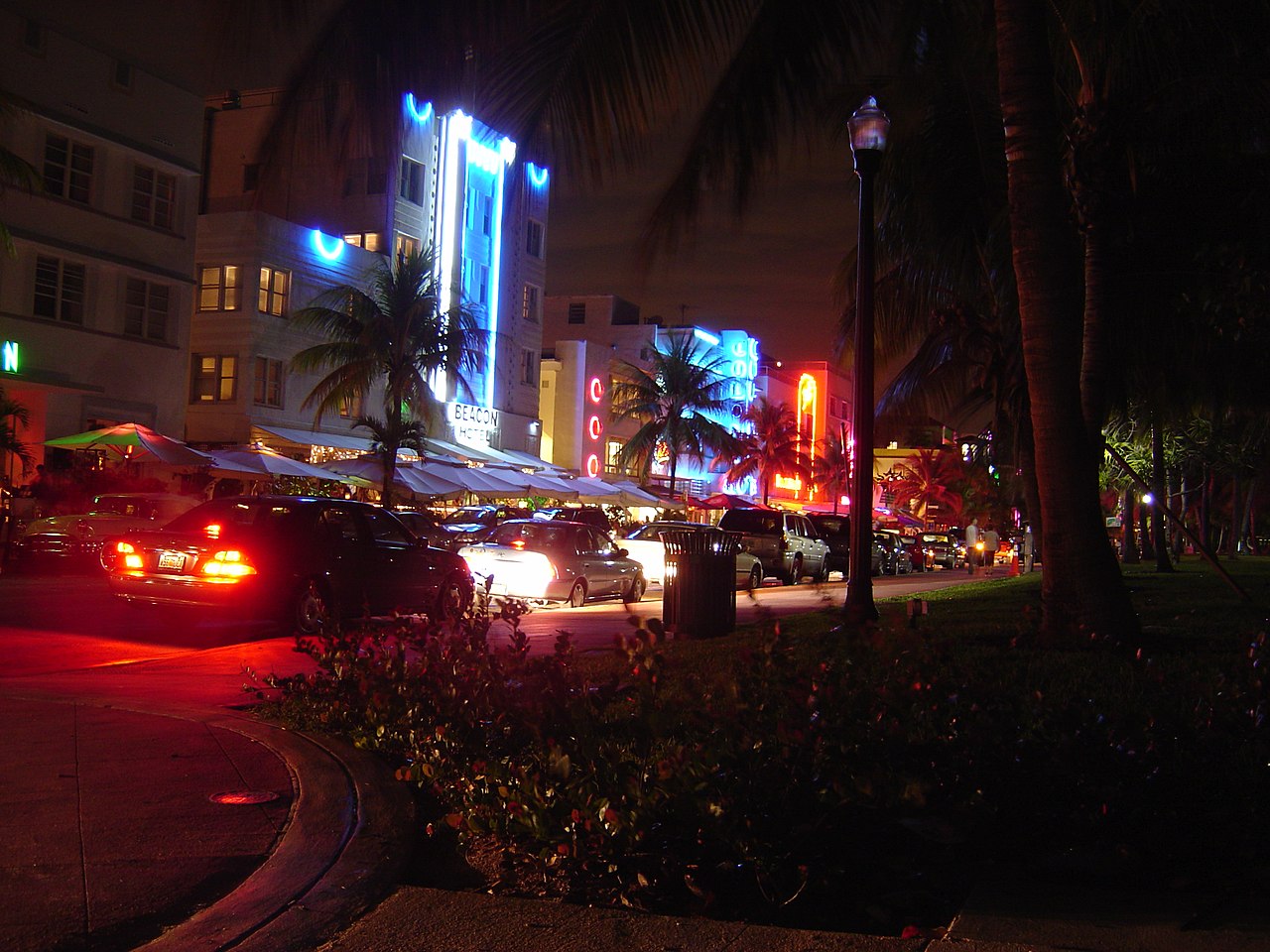South_beach_miami_at_night.JPG