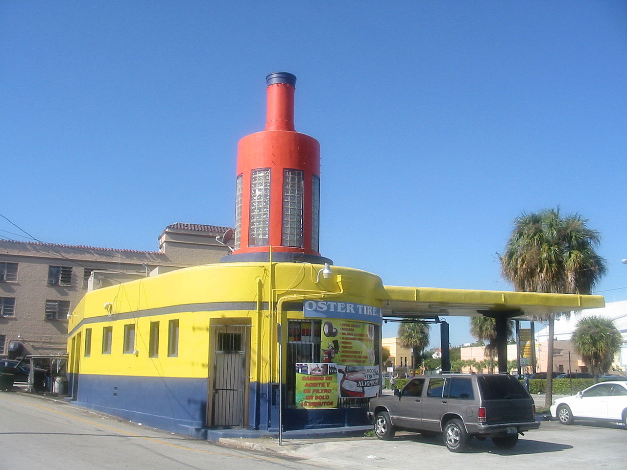 Art_Deco_Former_Gulf_Gas_Station_Miami_Built_1941.jpg
