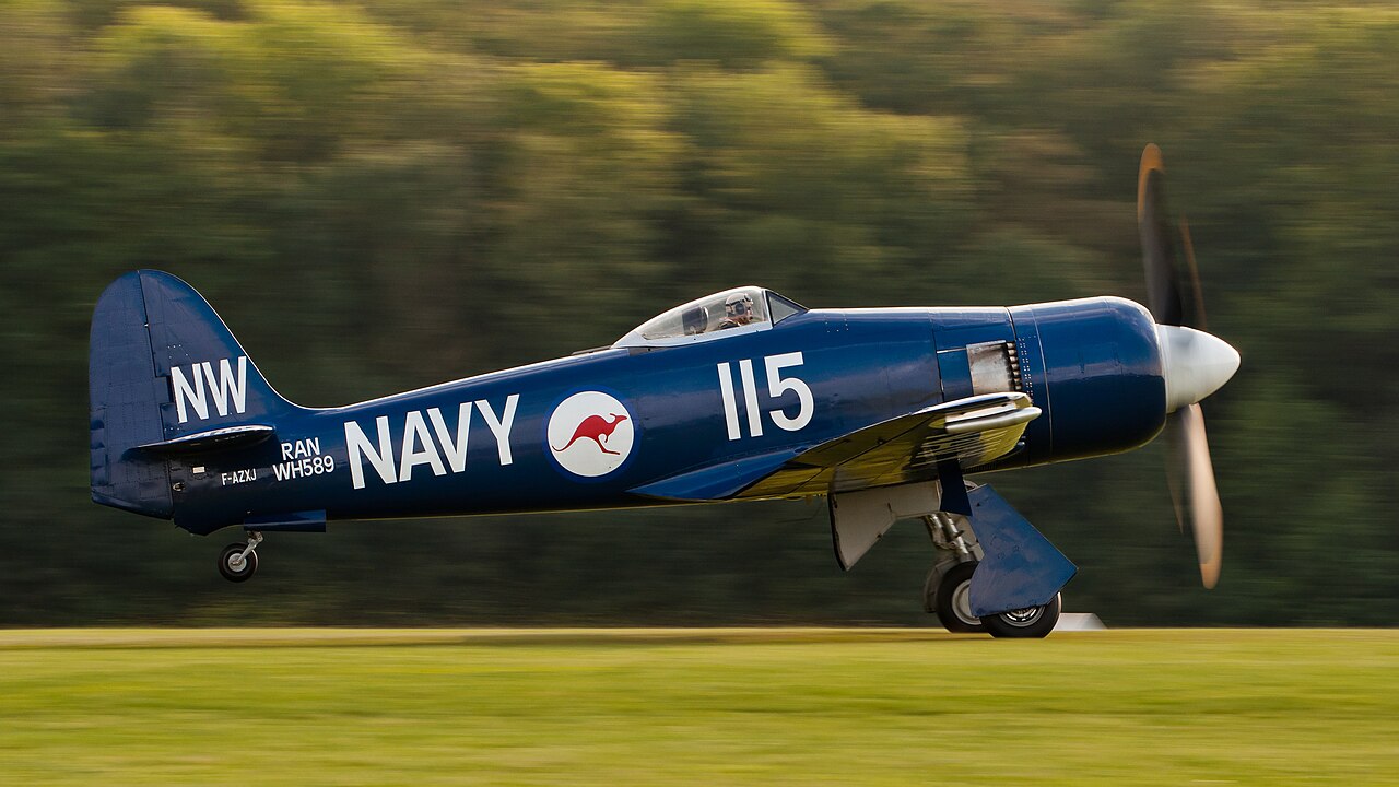 Hawker_Sea_Fury_FB_10_F-AZXJ_OTT_2013_10.jpg