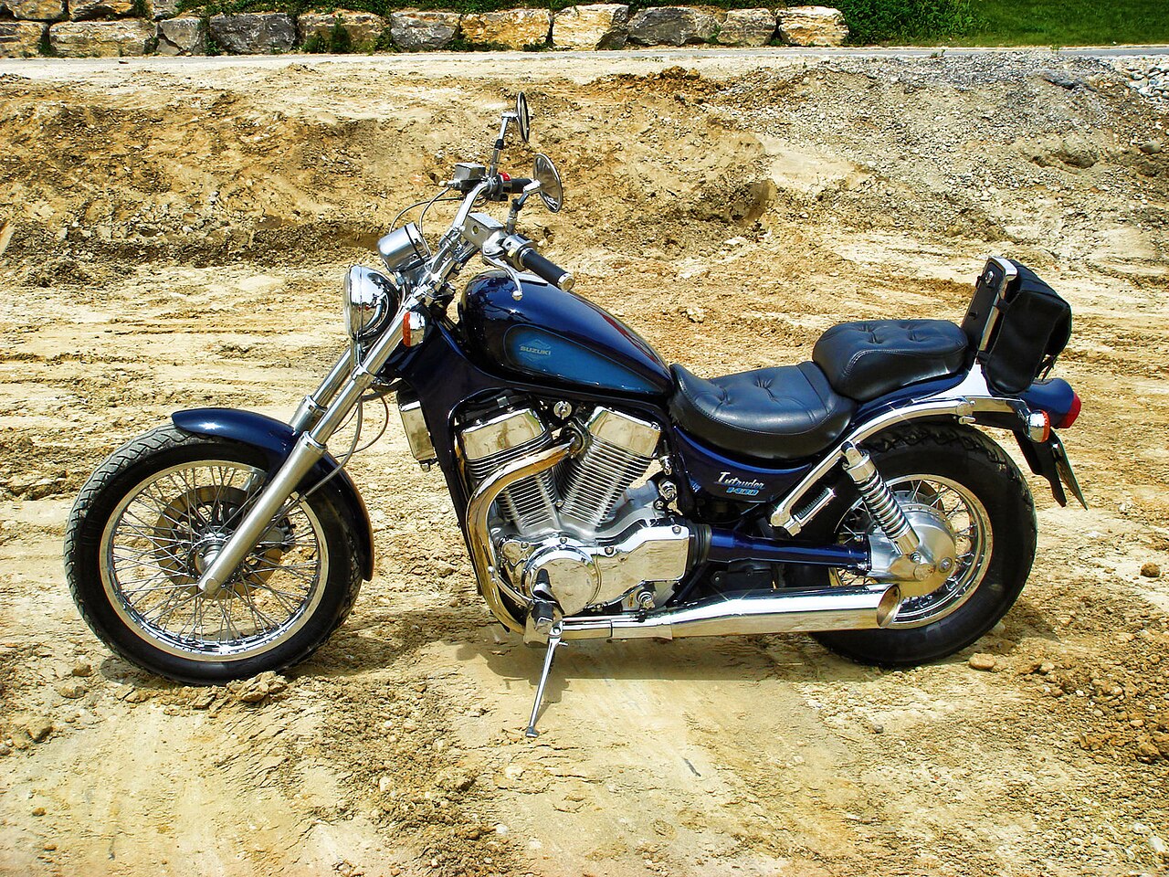 Suzuki-Intruder-VS1400-1.JPG