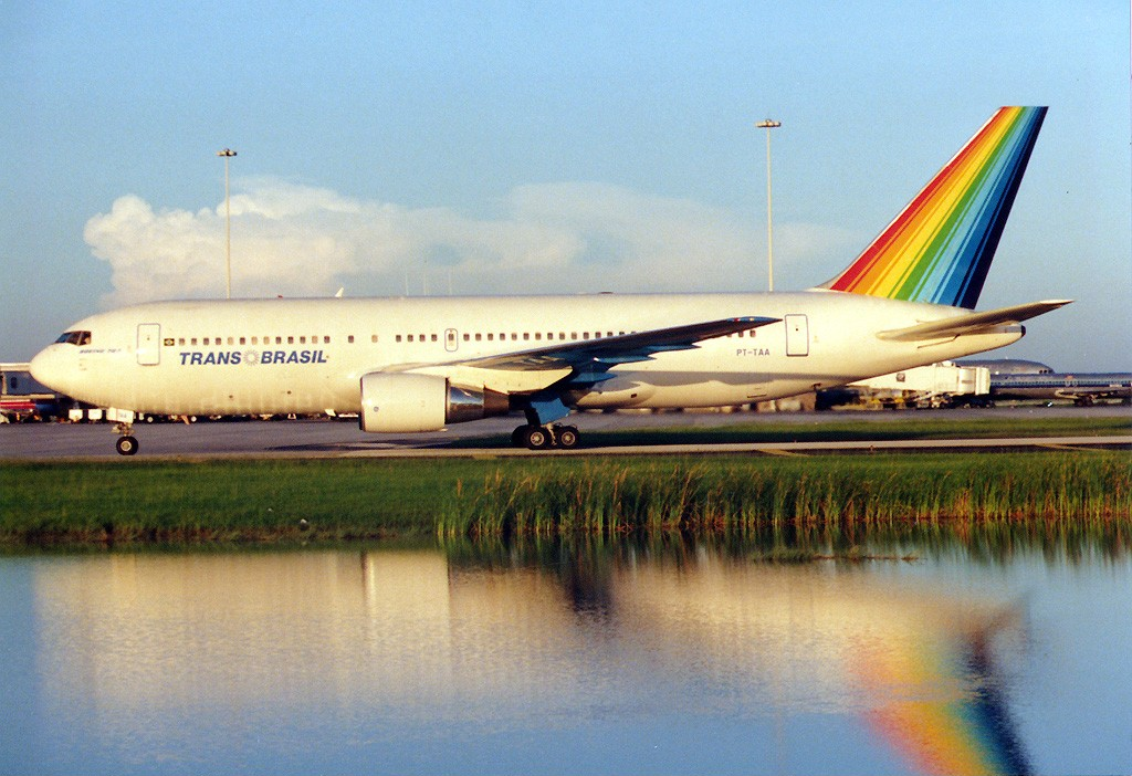 Transbrasil_Boeing_767-200_PT-TAA_MIA_1989-7-20.png