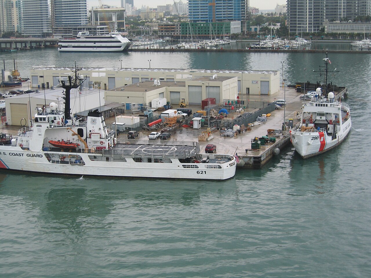 Miami_Beach_port_with_coast_guard_ships.jpg
