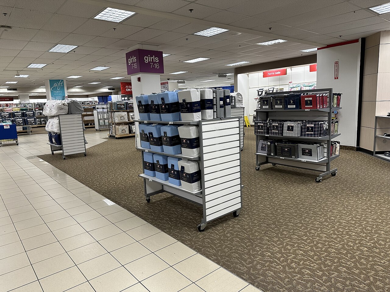Sears_Coral_Gables_Florida_June_2023_-_Still_open_-_9.jpg