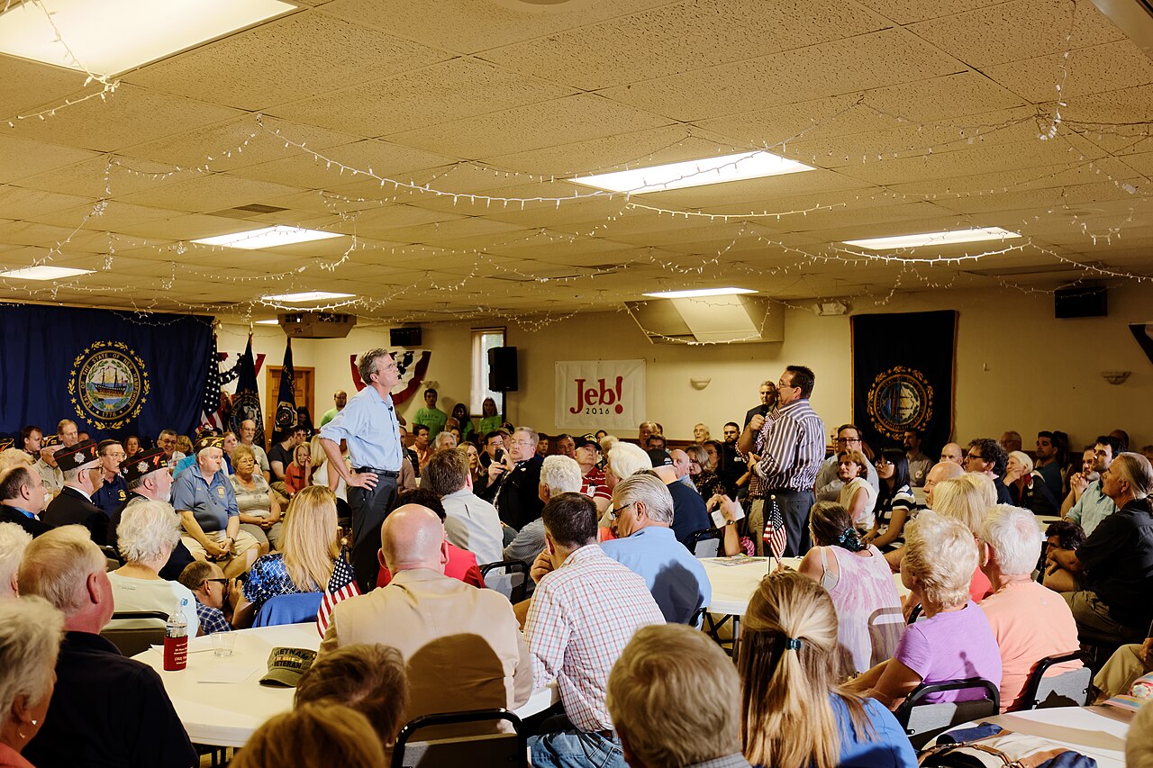 Governor_of_Florida_Jeb_Bush_at_VFW_in_Hudson__New_Hampshire__July_8th__2015_by_Michael_Vadon_20.jpg