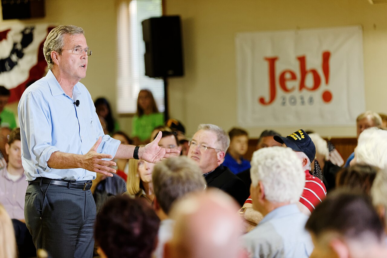 Governor_of_Florida_Jeb_Bush_at_VFW_in_Hudson__New_Hampshire__July_8th__2015_by_Michael_Vadon_a_02.jpg