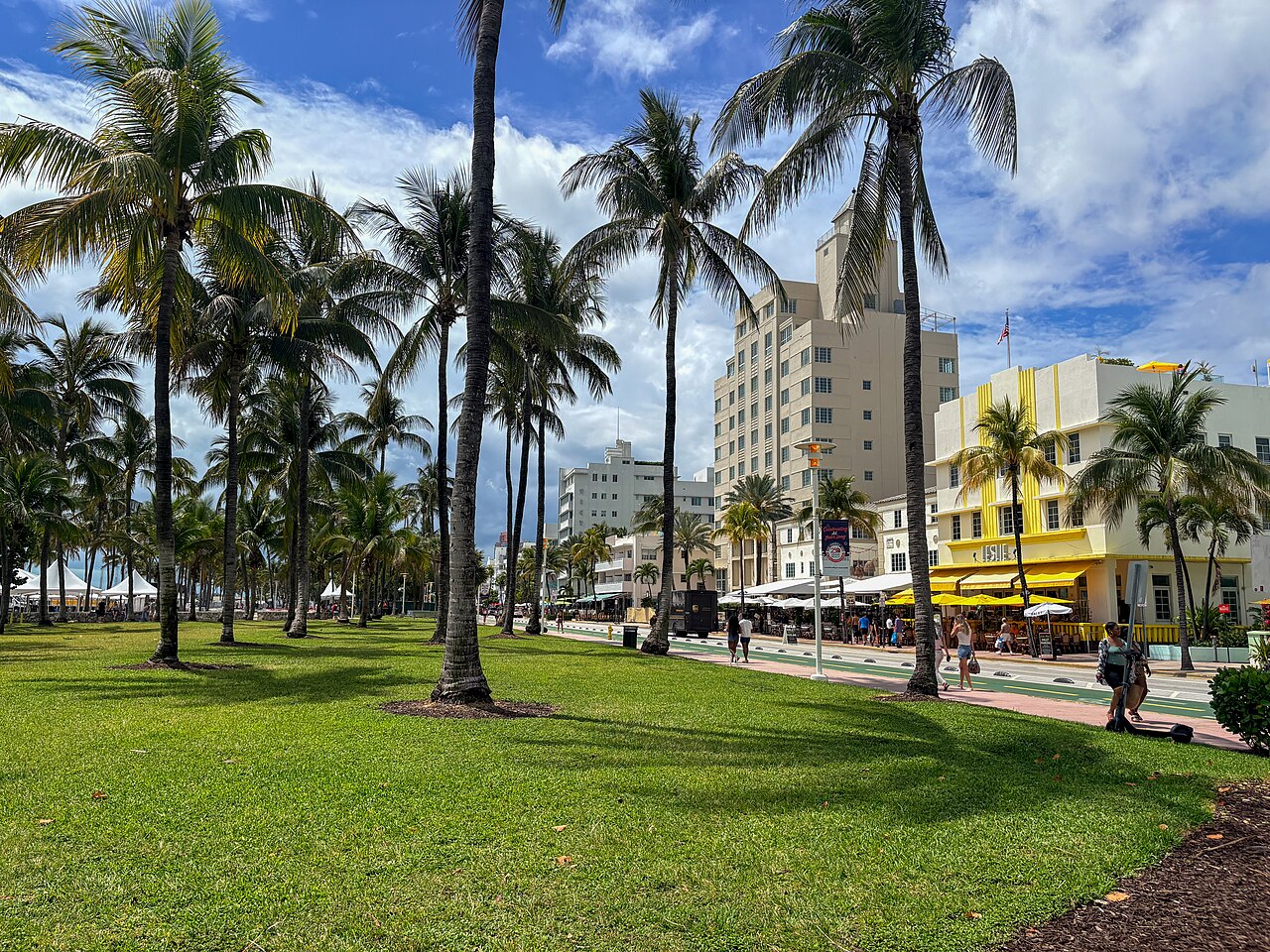 View_of_South_Beach_near_Ocean_Drive_2026-04-07_1227.jpg