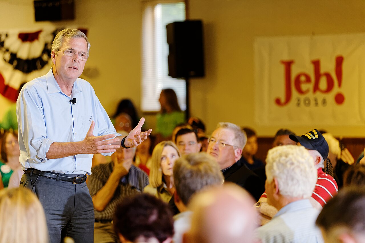 Governor_of_Florida_Jeb_Bush_at_VFW_in_Hudson__New_Hampshire__July_8th__2015_by_Michael_Vadon_a_14.jpg