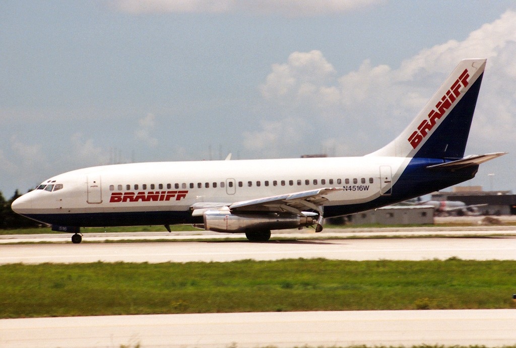 Boeing_737-247__Braniff_AN0203005.jpg