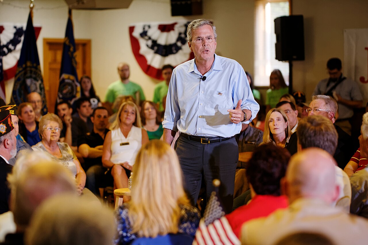 Governor_of_Florida_Jeb_Bush_at_VFW_in_Hudson__New_Hampshire__July_8th__2015_by_Michael_Vadon_a_12.jpg