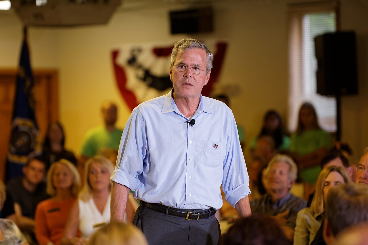 Governor_of_Florida_Jeb_Bush_at_VFW_in_Hudson__New_Hampshire__July_8th__2015_by_Michael_Vadon_a_16.jpg