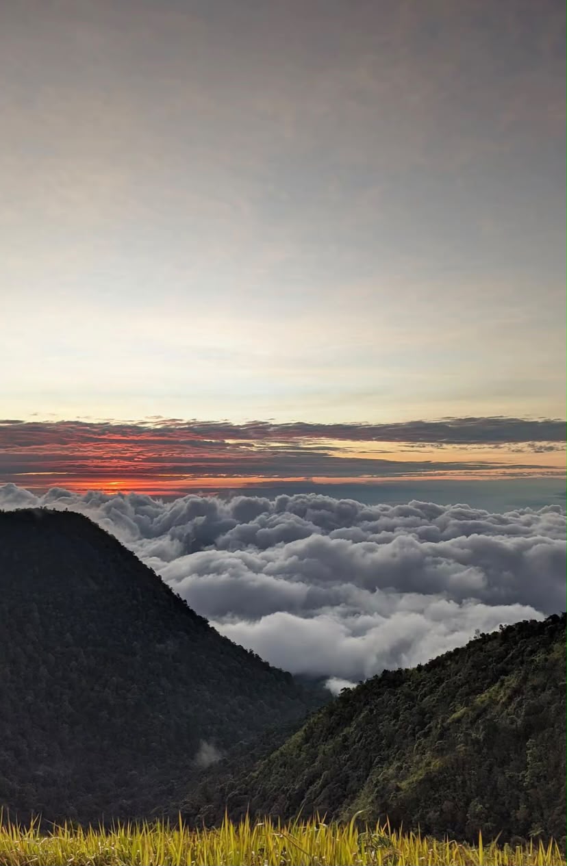 Gunung_Talang_di_Padang_Sumbar.jpg