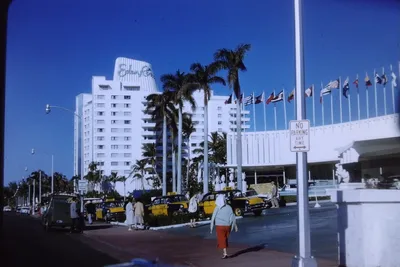 ia-Eden-Roc-hotel-in-Miami-Beach-Florida-1950s-2.JPG.JPG
