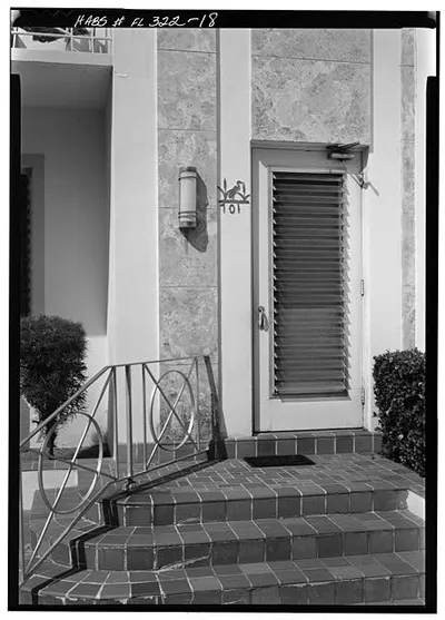loc-18.-701-FOURTEENTH-STREET-ENTRANCE-DETAIL-Miami-Beach-Art-Deco-Historic-Dist.jpg