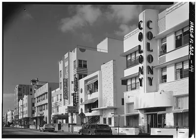 loc-49.-700-BLOCK-OCEAN-DRIVE-VIEW-TO-SOUTH-SHOWING-OCEAN-FRONT-HOTELS-Miami-Bea.jpg