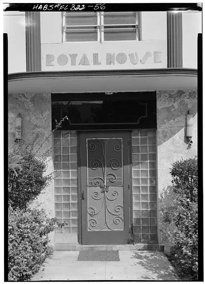 loc-66.-ROYAL-HOUSE-1209-PENNSYLVANIA-AVENUE-ENTRANCE-Miami-Beach-Art-Deco-Histo.jpg