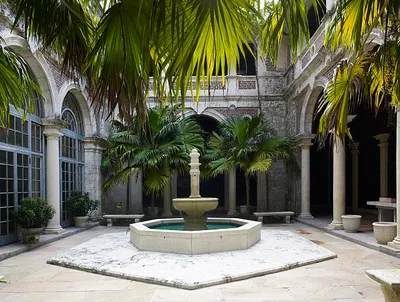 loc-Courtyard-David-W.-Dyer-Federal-Building-and-U.S.-Courthouse-Miami-Florida.jpg